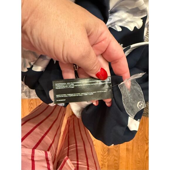 Finders Keepers Earthly Treasures Navy Floral Tie Front Tank Dress sz XS ( rare) - Picture 2 of 8